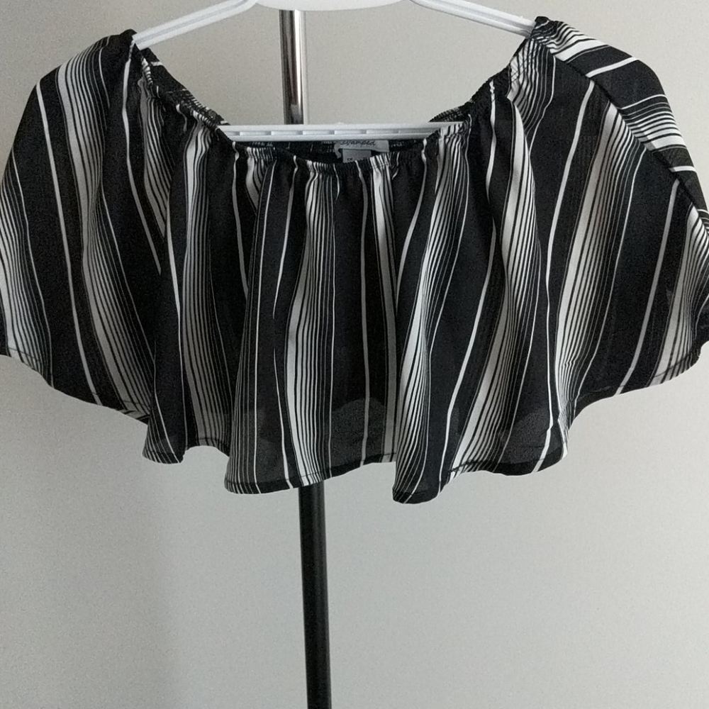 Off the shoulder ruffle top